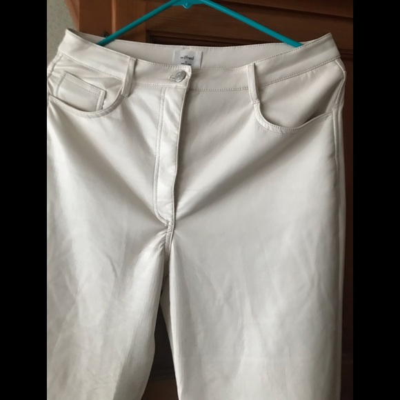 Melina cropped vegan leather in light Burch - Picture 3 of 5